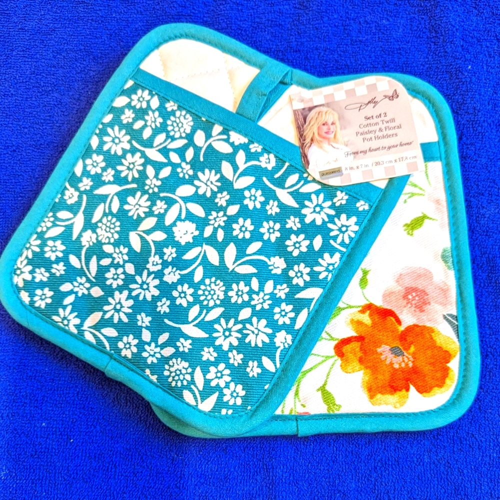 🆕 DOLLY PARTON Collection Potholders Set of 2